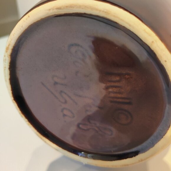 Vintage Hull Pottery Large Pitcher in a Rich Brown Drip Glaze 7" x 5.5" - Picture 4 of 5